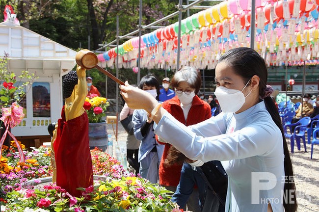 A light moment of the Vesak ceremony overseas